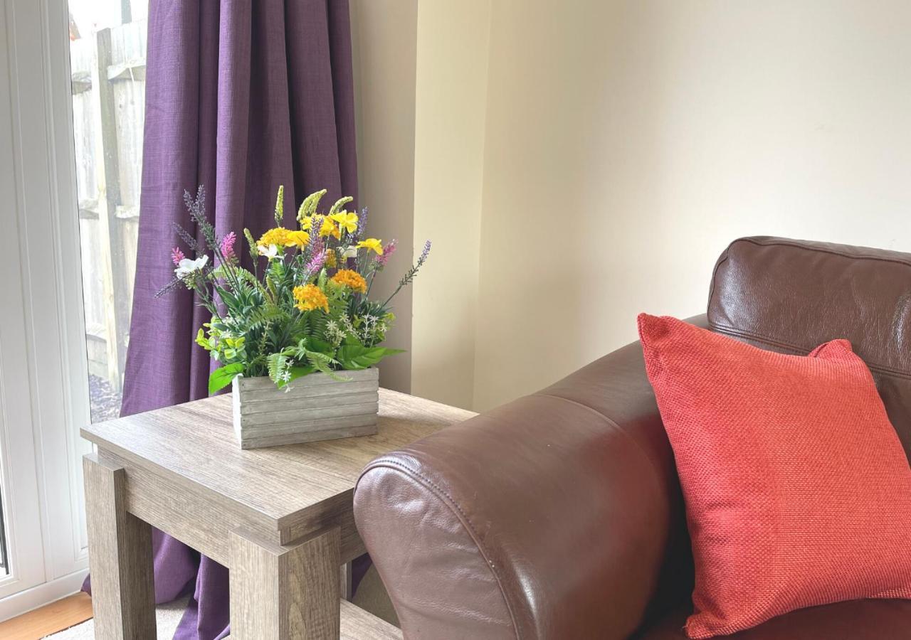 Ashford Holiday Home Sleeps 6 Free Parking Wifi Willesborough Экстерьер фото