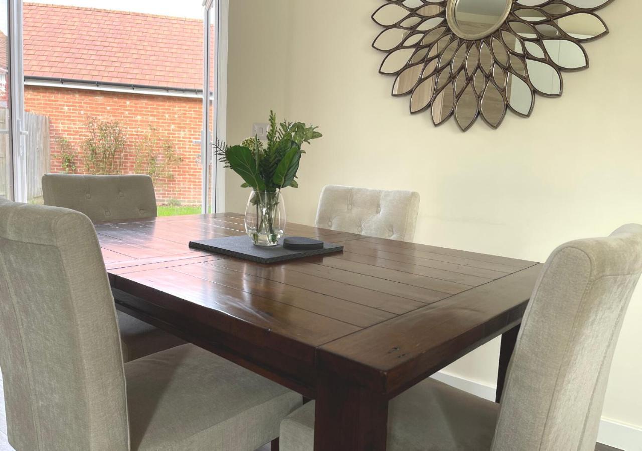 Ashford Holiday Home Sleeps 6 Free Parking Wifi Willesborough Экстерьер фото