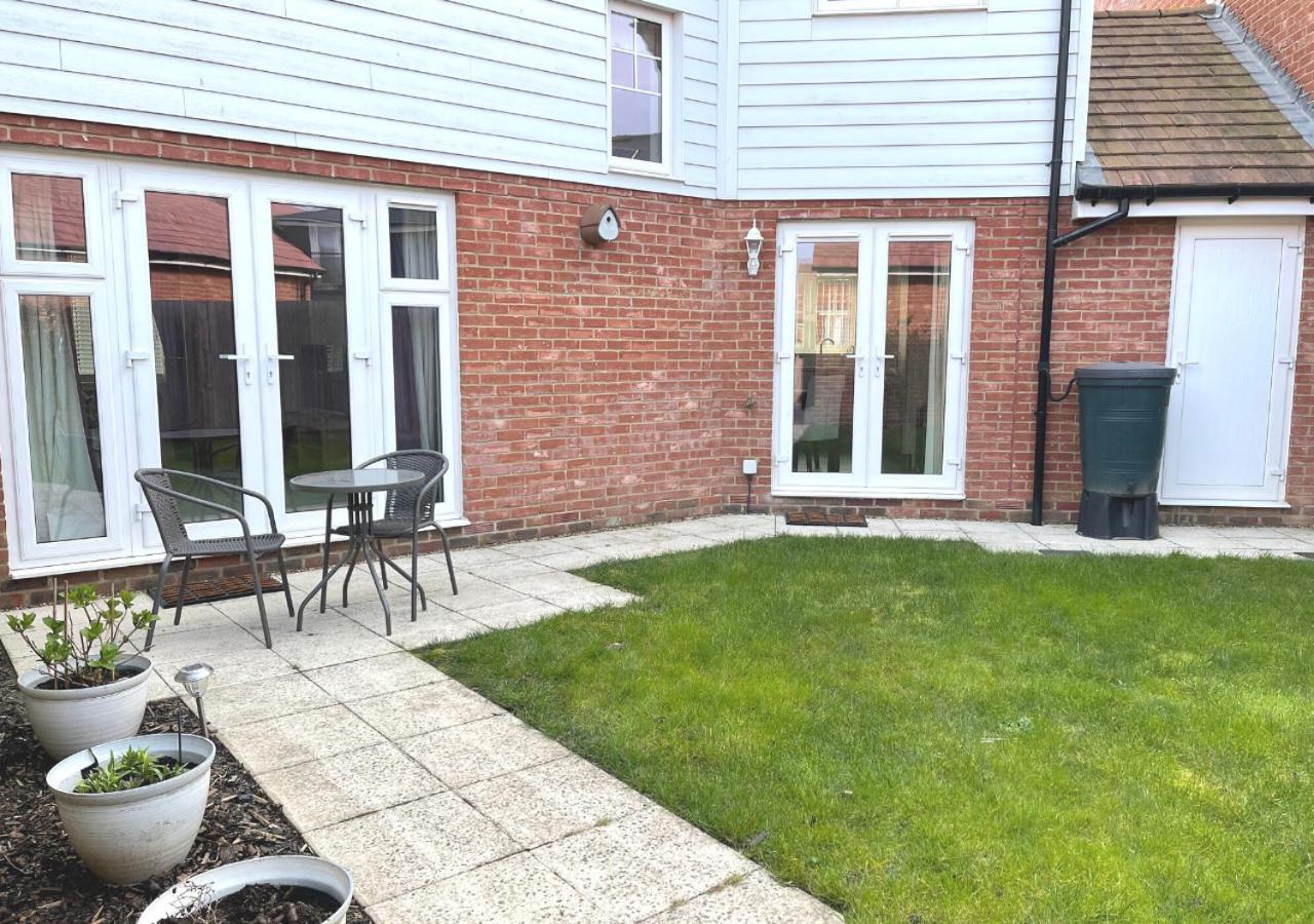 Ashford Holiday Home Sleeps 6 Free Parking Wifi Willesborough Экстерьер фото