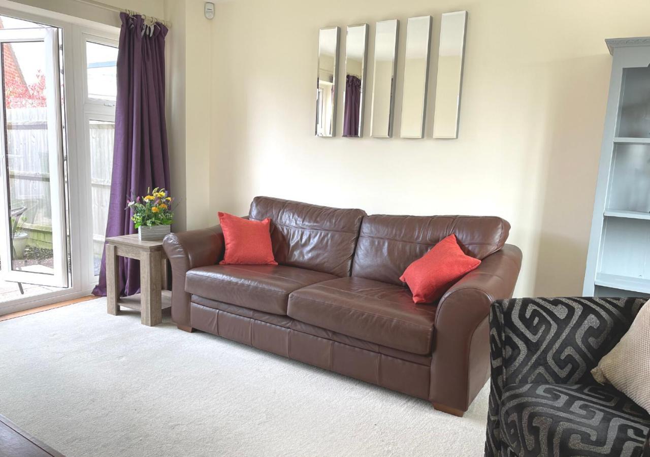 Ashford Holiday Home Sleeps 6 Free Parking Wifi Willesborough Экстерьер фото