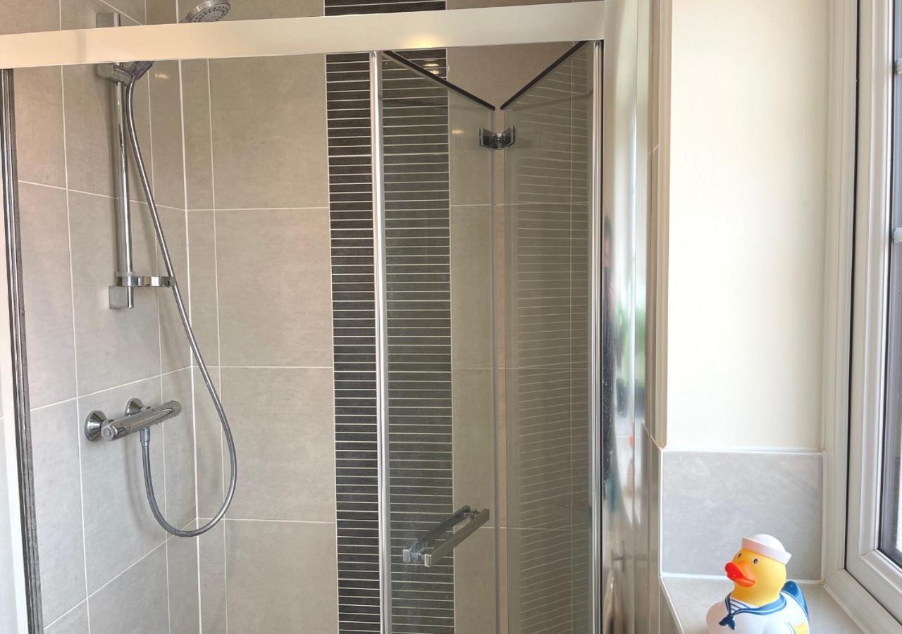 Ashford Holiday Home Sleeps 6 Free Parking Wifi Willesborough Экстерьер фото