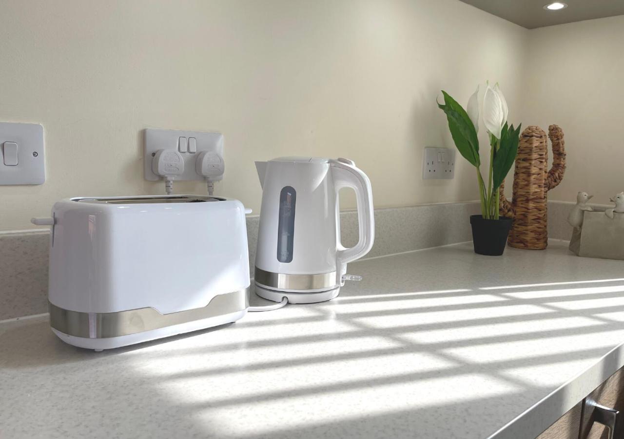 Ashford Holiday Home Sleeps 6 Free Parking Wifi Willesborough Экстерьер фото