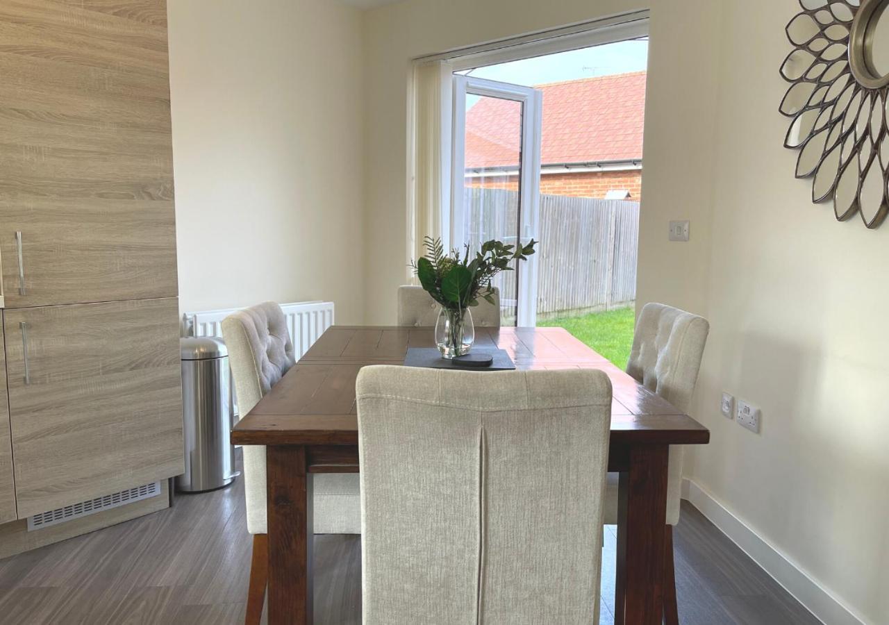 Ashford Holiday Home Sleeps 6 Free Parking Wifi Willesborough Экстерьер фото