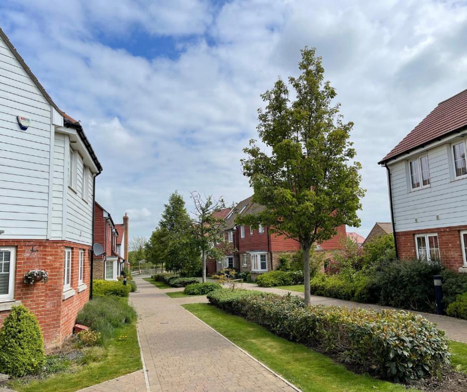 Ashford Holiday Home Sleeps 6 Free Parking Wifi Willesborough Экстерьер фото