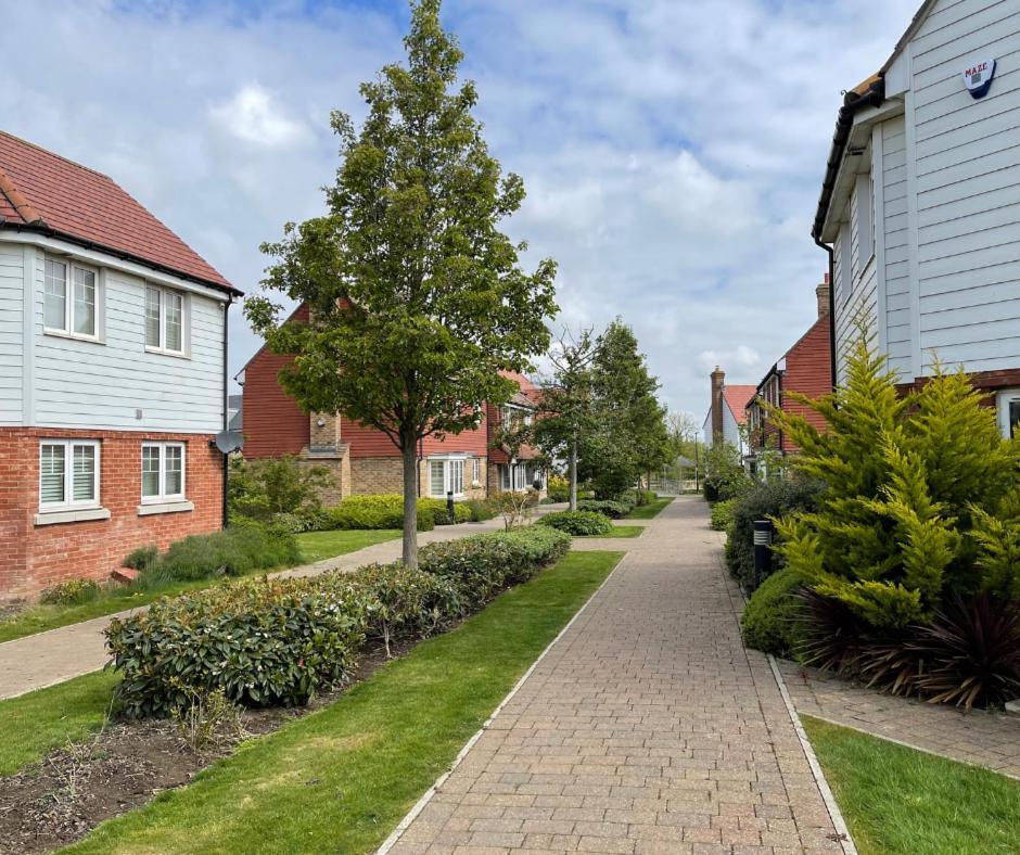 Ashford Holiday Home Sleeps 6 Free Parking Wifi Willesborough Экстерьер фото