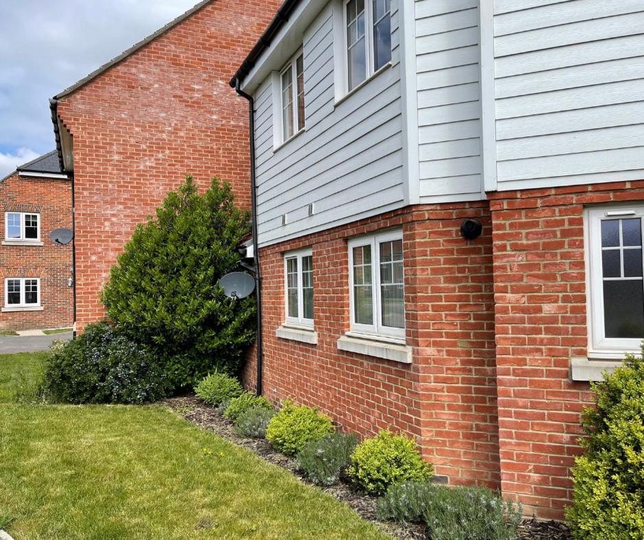 Ashford Holiday Home Sleeps 6 Free Parking Wifi Willesborough Экстерьер фото